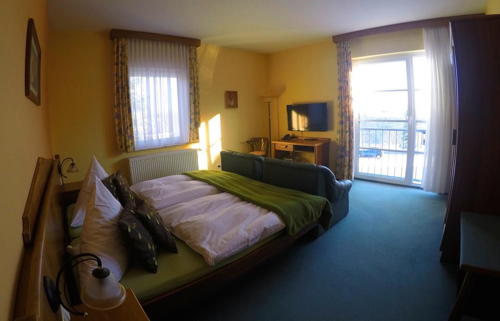 Hotel Drei Kronen Frauenwald Extérieur photo